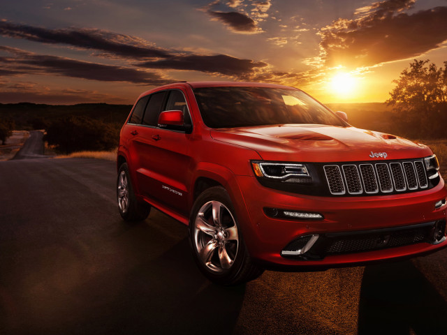 Jeep Grand Cherokee SRT фото