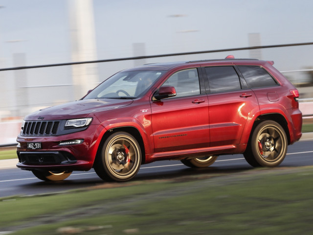 Jeep Grand Cherokee SRT фото