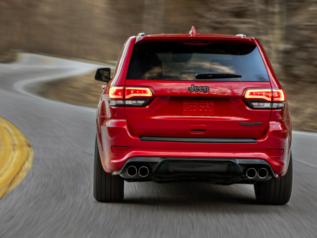 Jeep Grand Cherokee Trackhawk фото