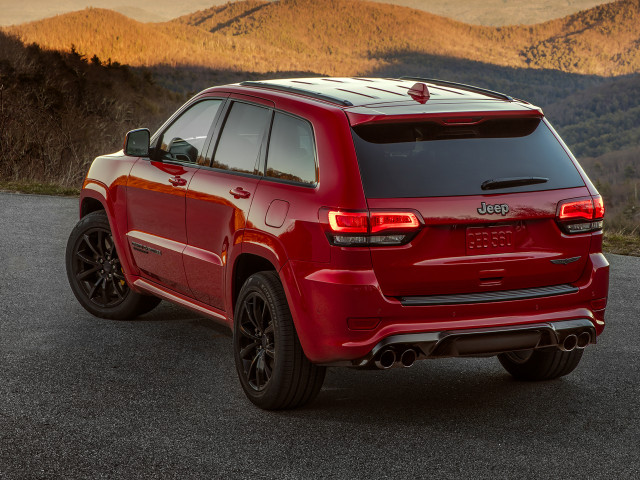 Jeep Grand Cherokee Trackhawk фото