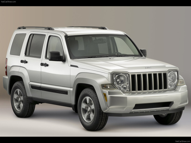 Jeep Liberty фото