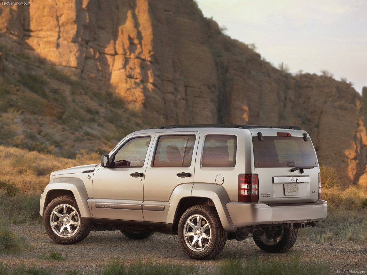 Jeep Liberty фото 42803