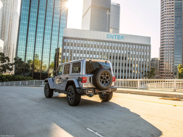 Jeep Wrangler Rubicon фото