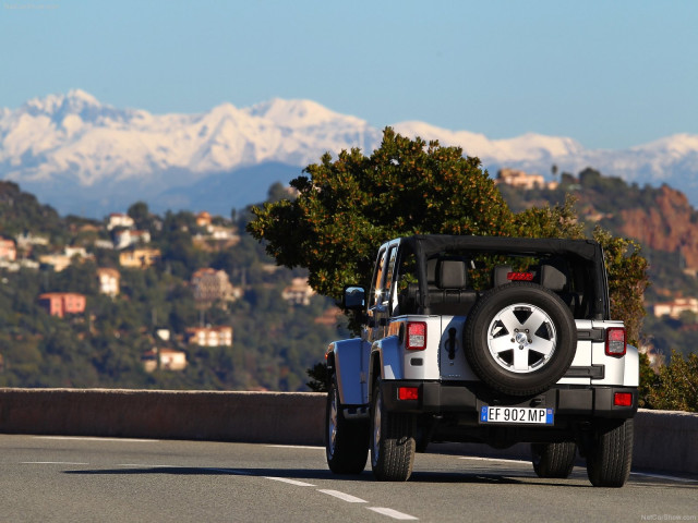 Jeep Wrangler фото