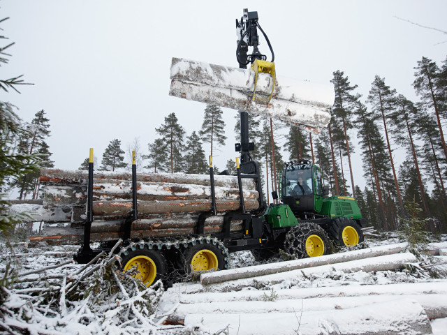 John Deere Forwarder 1110E фото