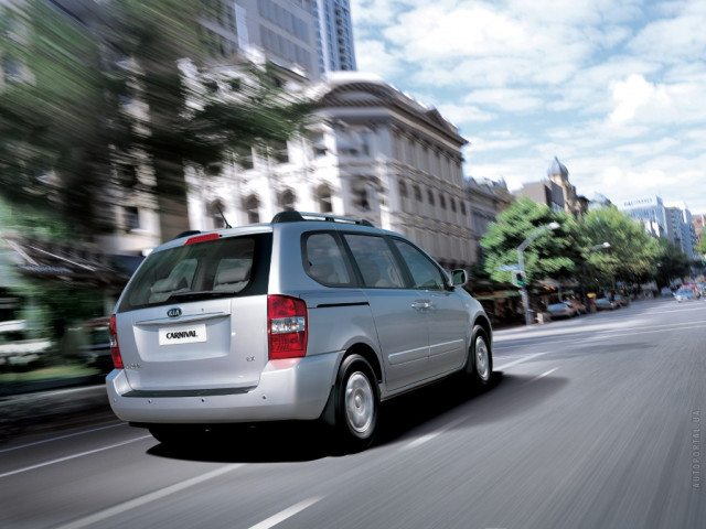 Kia Carnival фото