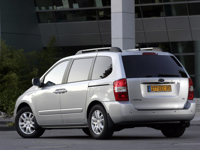 Kia Carnival фото