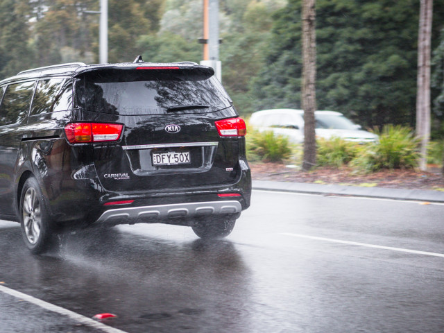 Kia Carnival фото