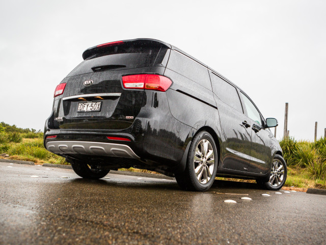 Kia Carnival фото