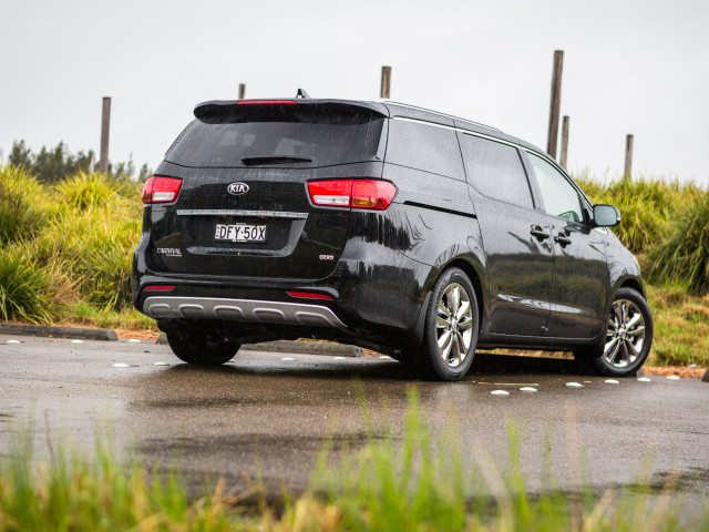 Kia Carnival фото