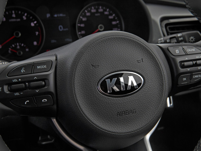 Kia Rio Hatchback фото