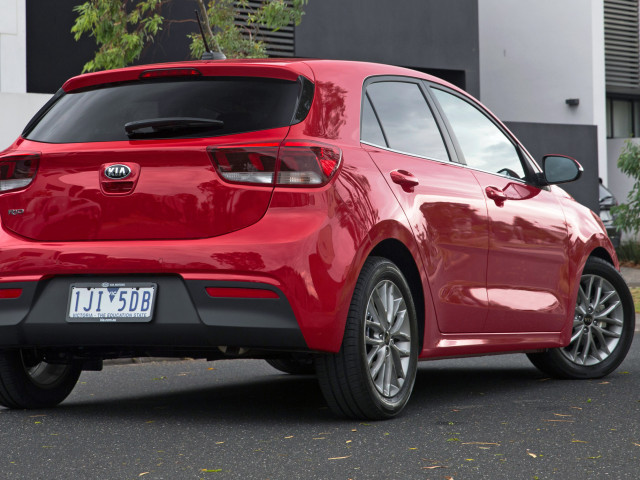 Kia Rio Hatchback фото