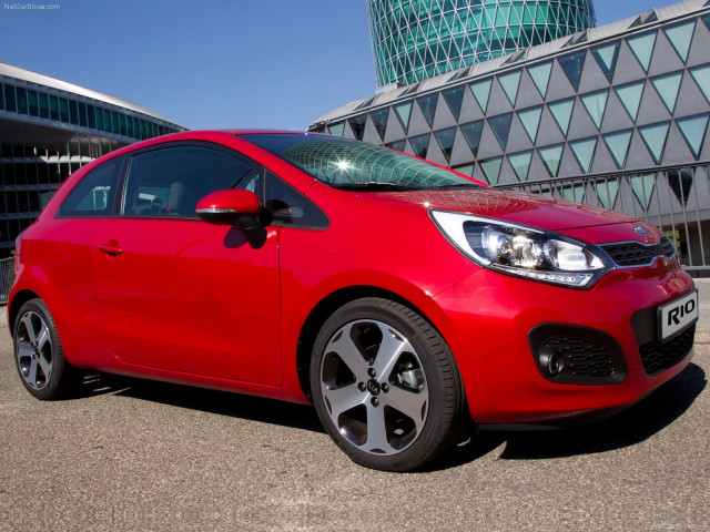 Kia Rio Hatchback фото