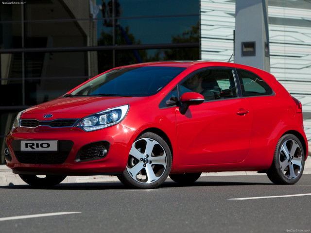 Kia Rio Hatchback фото