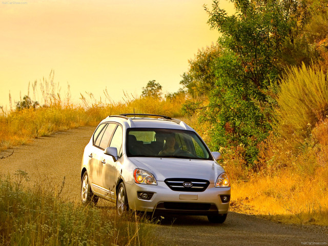 Kia Rondo фото