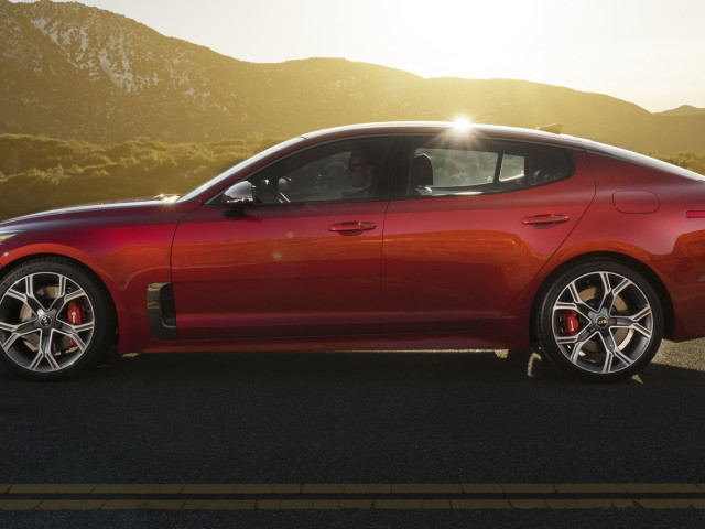 Kia Stinger GT фото