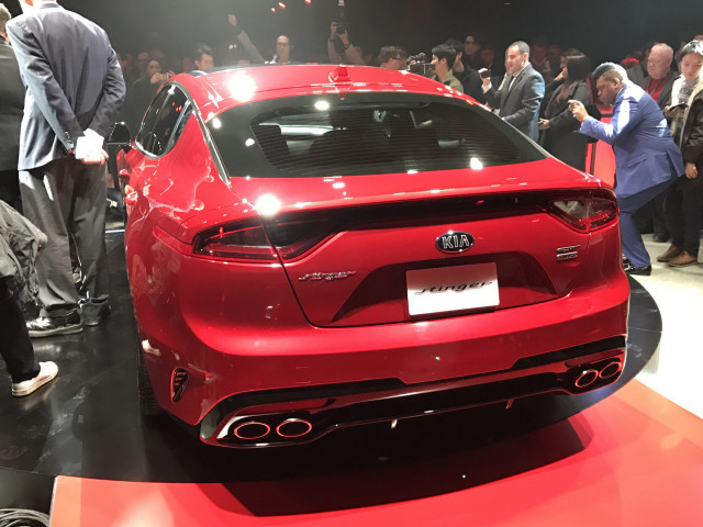 Kia Stinger GT фото