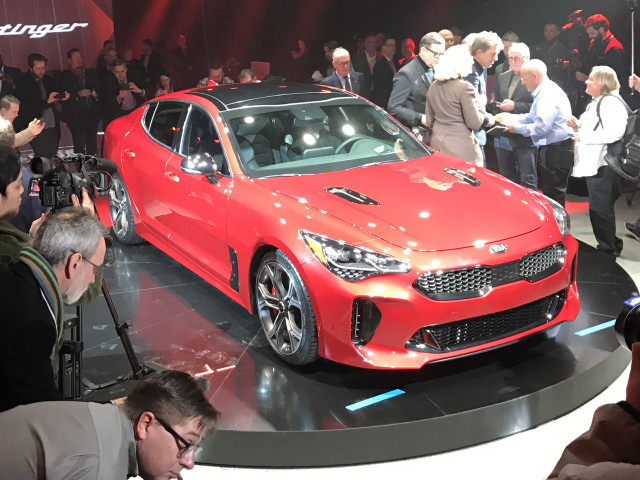 Kia Stinger GT фото