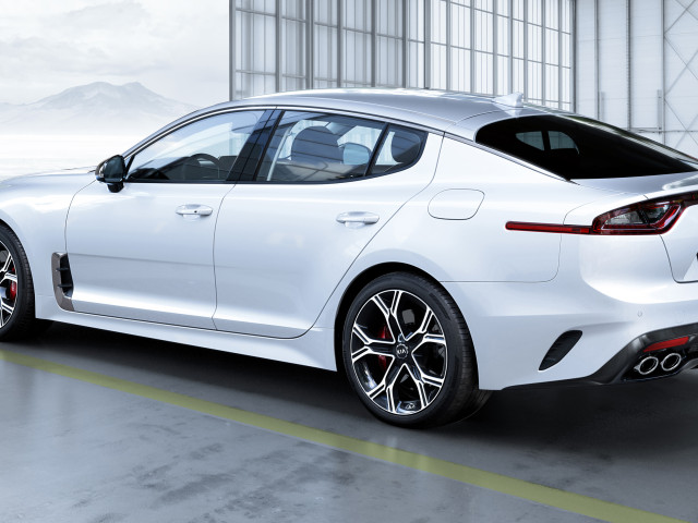 Kia Stinger GT фото