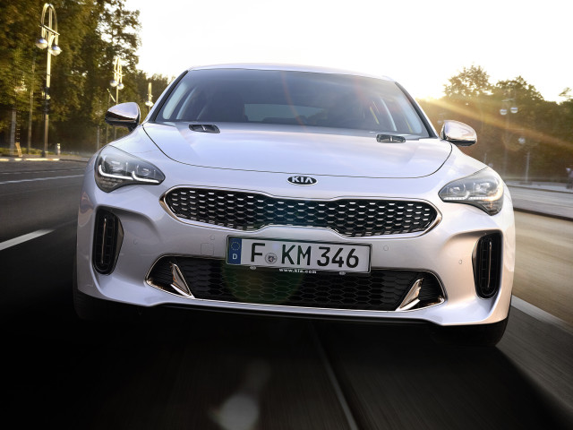 Kia Stinger GT фото