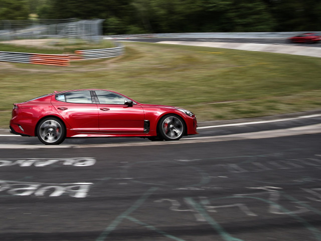 Kia Stinger фото