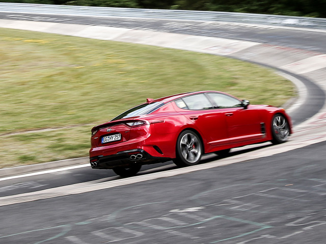 Kia Stinger фото