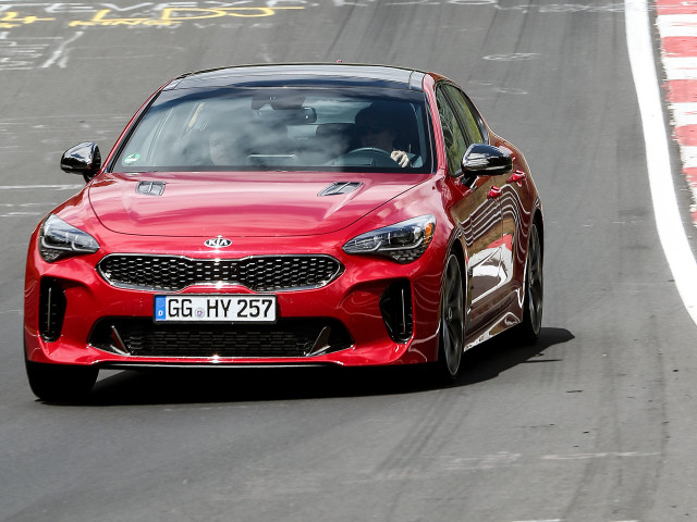 Kia Stinger фото