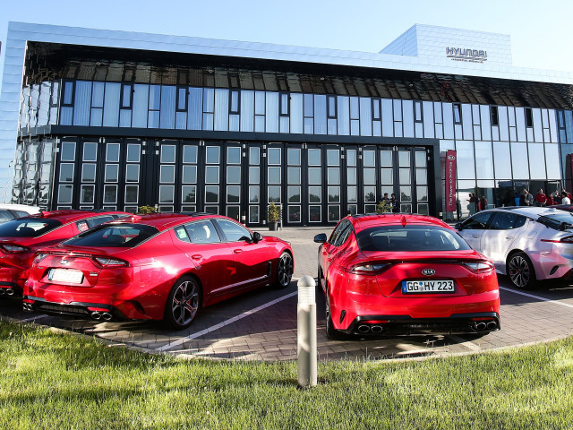 Kia Stinger фото