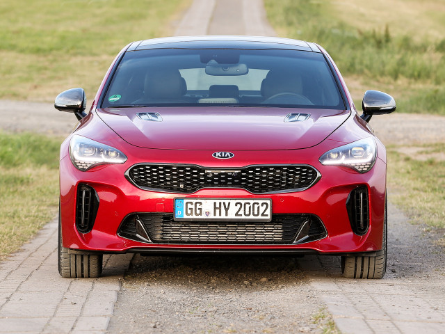 Kia Stinger фото