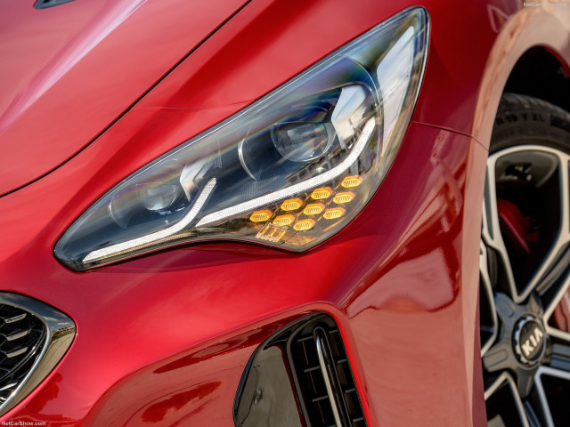 Kia Stinger фото