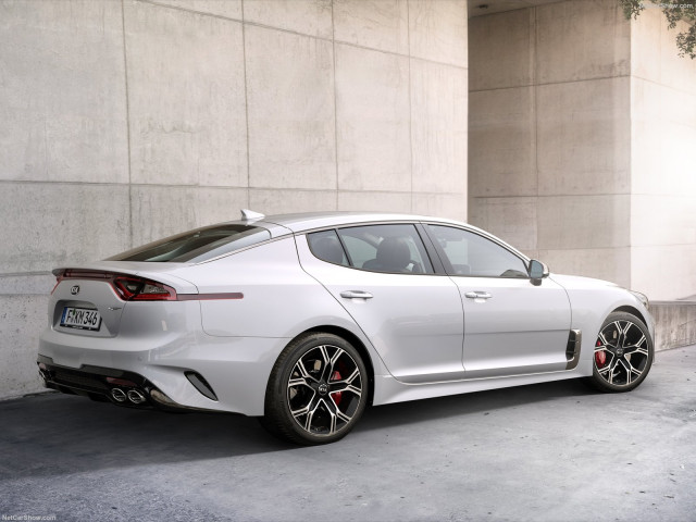 Kia Stinger фото