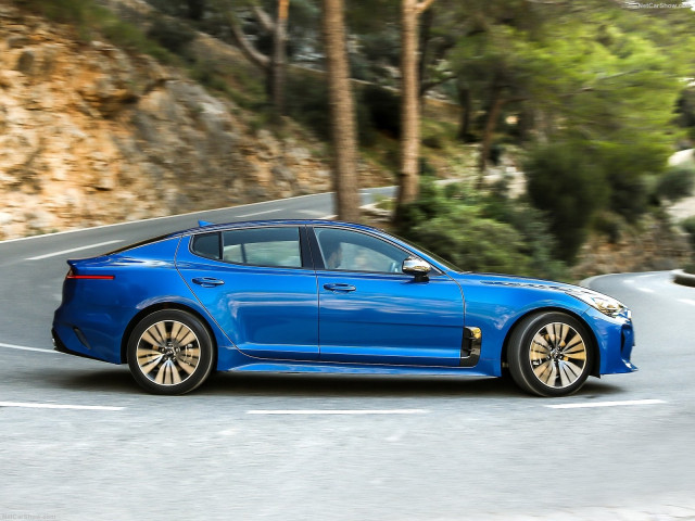 Kia Stinger фото