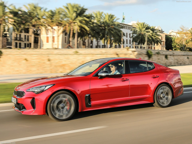 Kia Stinger фото