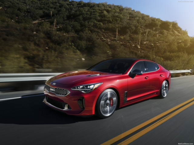 Kia Stinger фото