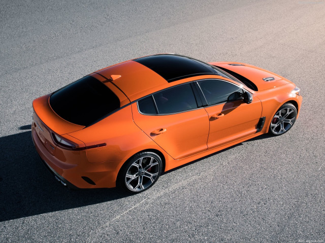 Kia Stinger фото