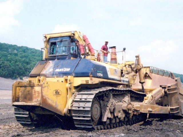 Komatsu D575A-3SD фото