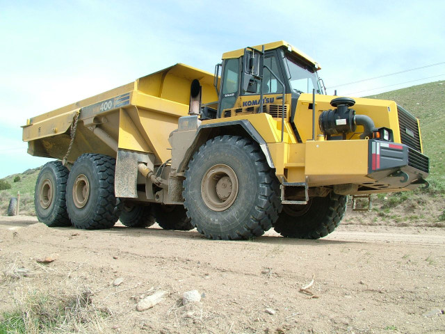 Komatsu HM400 фото