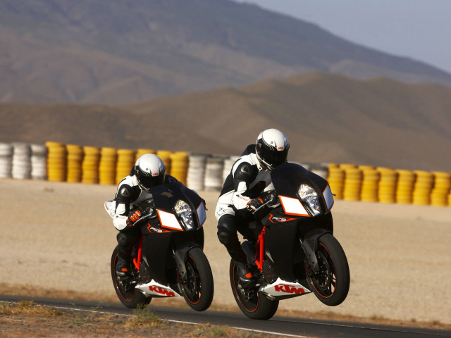 KTM 1190 RC8 R фото