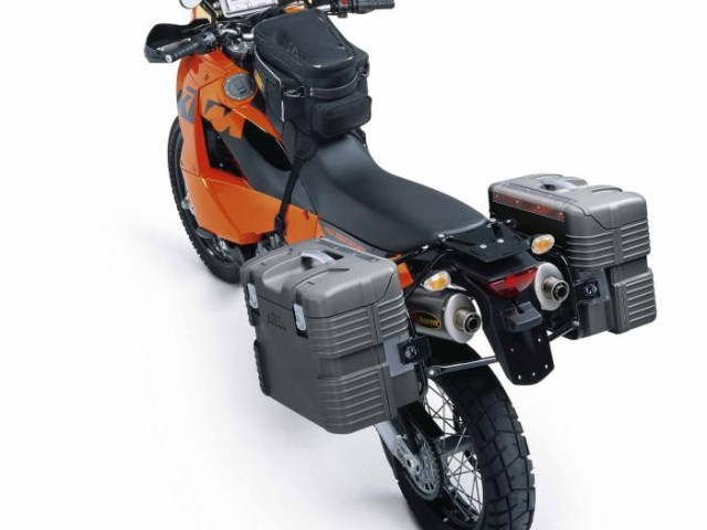 KTM 950 Adventure фото