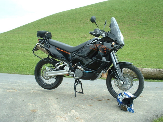 KTM 950 Adventure фото