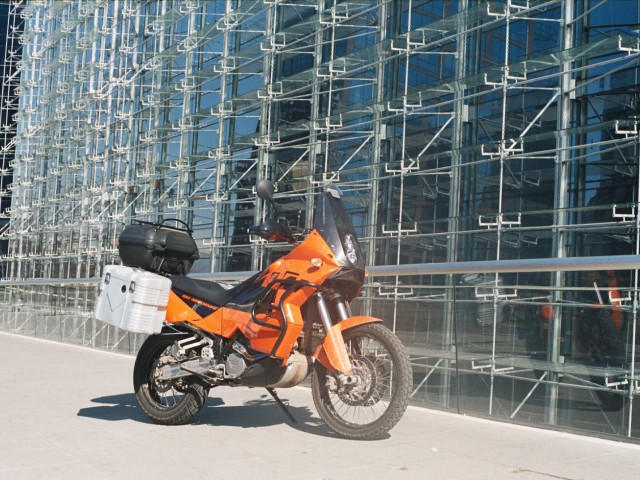 KTM 950 Adventure фото