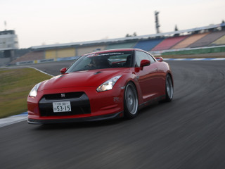 KW automotive Nissan GT-R фото