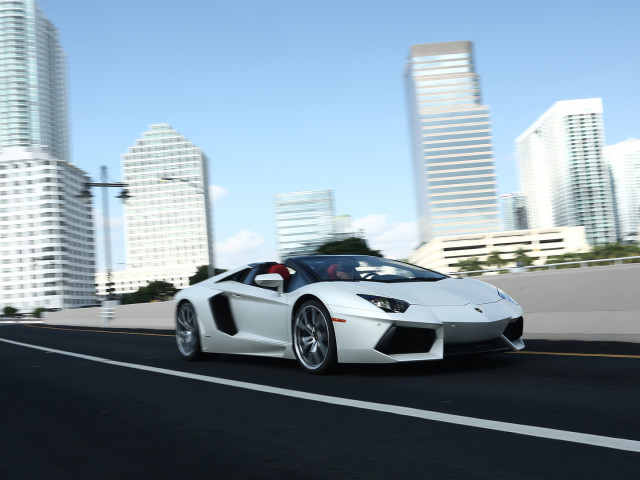 Lamborghini Aventador LP 700-4 Roadster фото