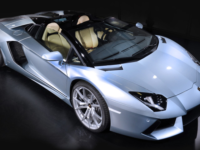 Lamborghini Aventador LP 700-4 Roadster фото