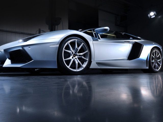 Lamborghini Aventador LP 700-4 Roadster фото