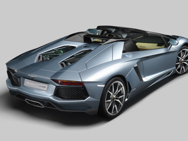 Lamborghini Aventador LP 700-4 Roadster фото