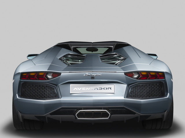 Lamborghini Aventador LP 700-4 Roadster фото