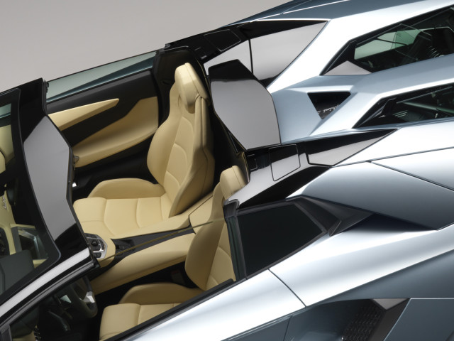 Lamborghini Aventador LP 700-4 Roadster фото