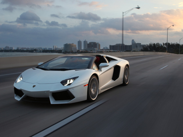 Lamborghini Aventador LP 700-4 Roadster фото