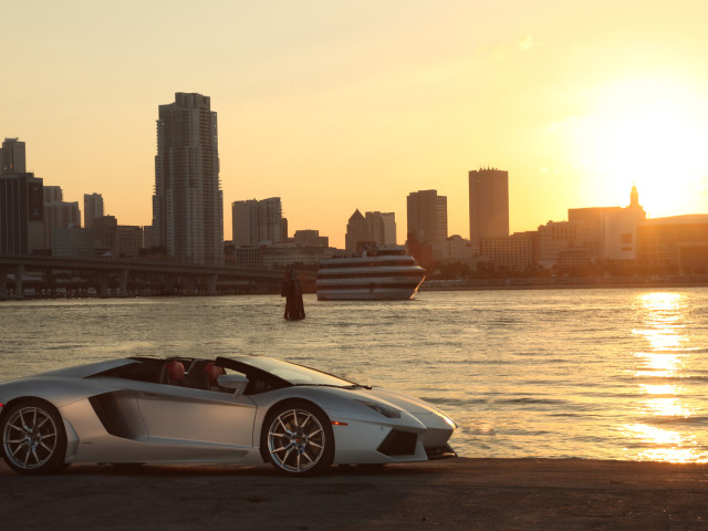 Lamborghini Aventador LP 700-4 Roadster фото